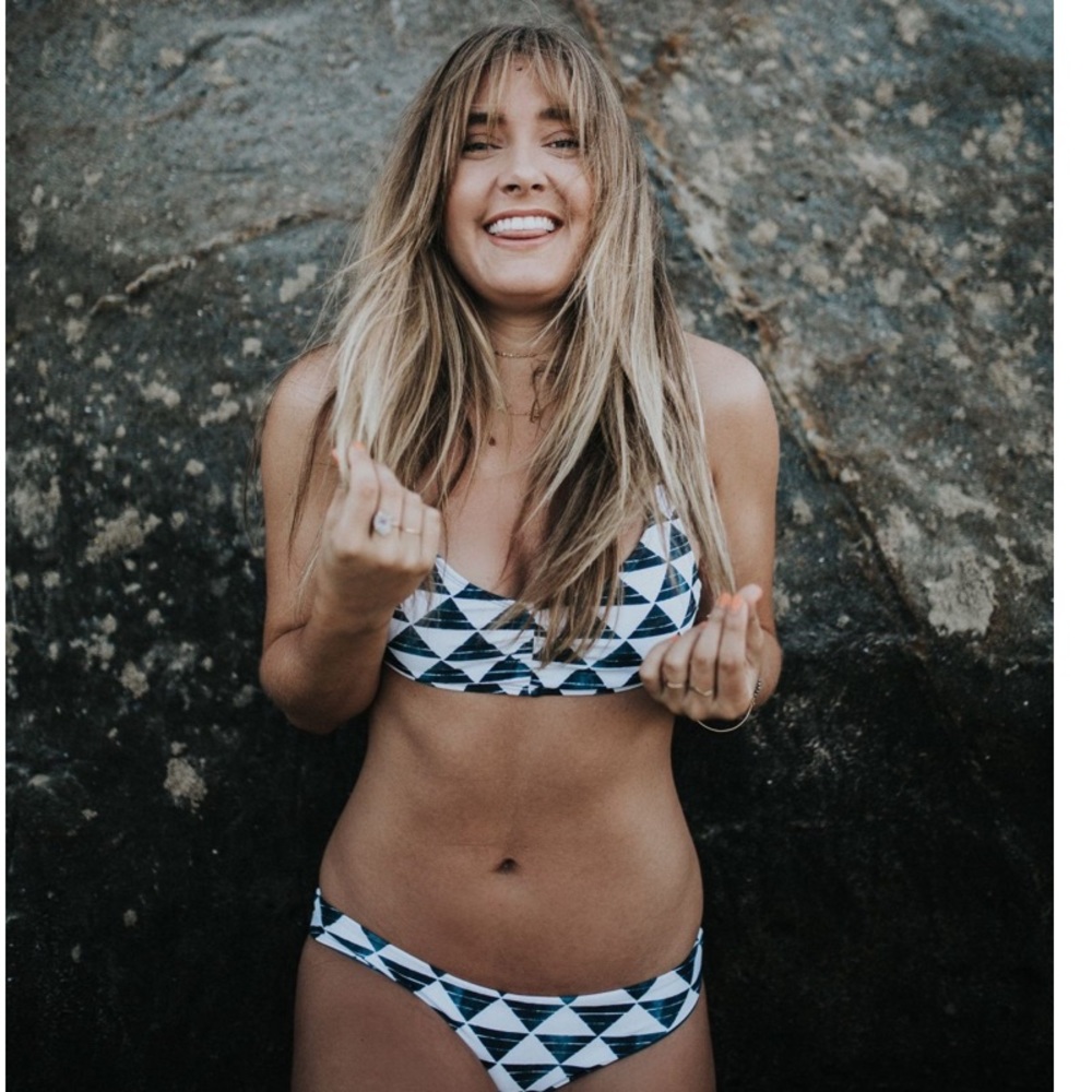 Jacks Surfboard blue and white triangle bikini